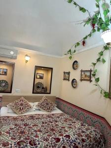 Khurjin - 27