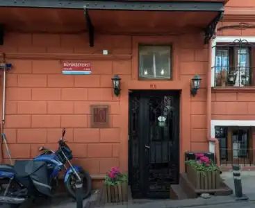 Corner Hot - 0