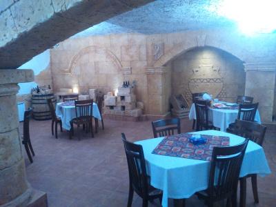 Garni HinYard - 17
