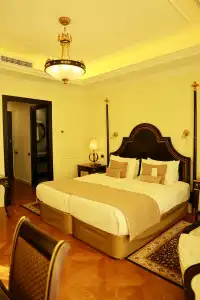 Golden Palace - 11