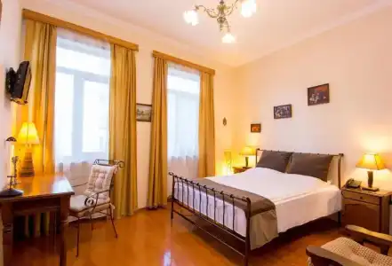 British House - 43