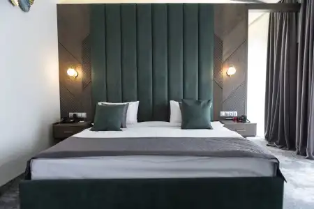 Dynasty & SPA - 112