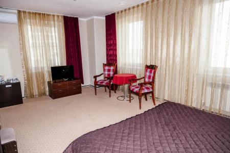 Golden Palace - 11