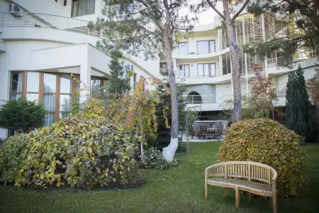 Beaumonde Garden - 3