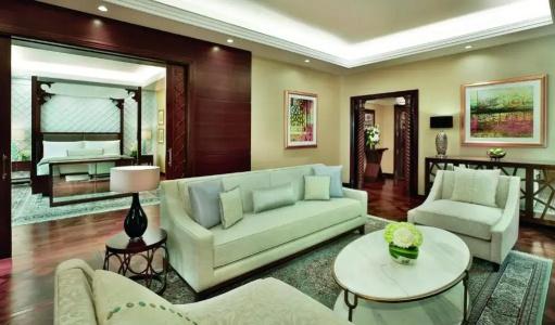 The Ritz-Carlton, - 7