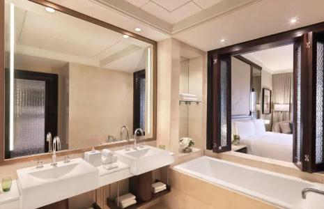 The Ritz-Carlton Abu Dhabi, Grand Canal - 7