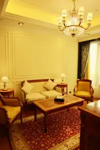 Golden Palace - 52