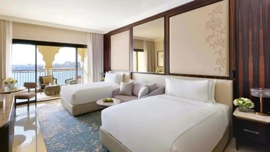 The Ritz-Carlton Abu Dhabi, Grand Canal - 9
