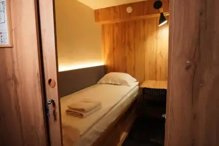 AQ Capsule Hostel - 1