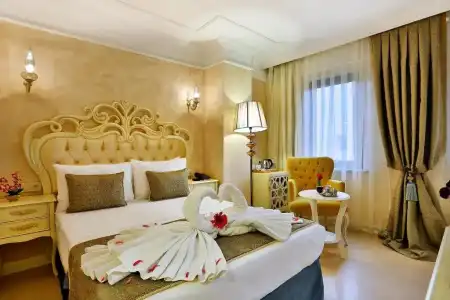 Edibe Sultan - 68