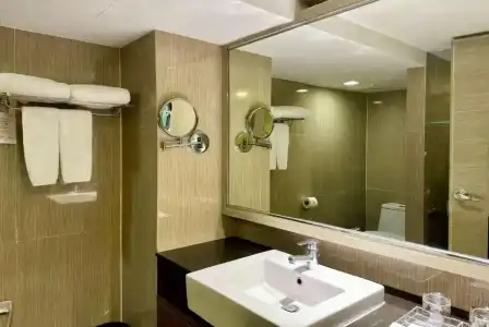 Ramada Sukhumvit Soi Eleven - 16