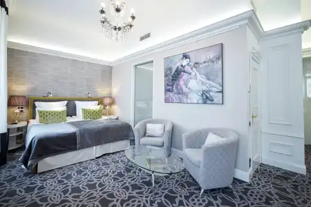 Boutique Golden Triangle - 9