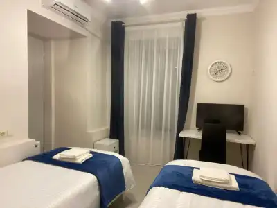 Cultural Crossing Mini-hotel - 28
