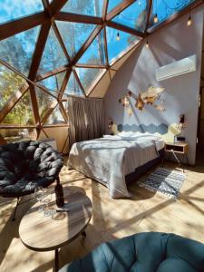 Geometrika • Lounge - 145