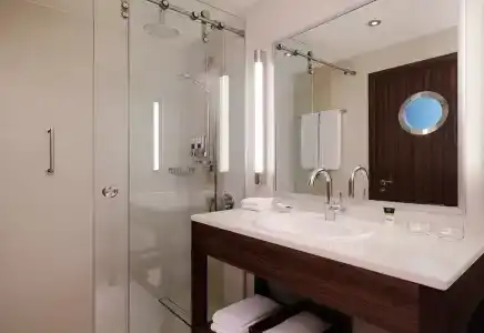 Four Points by Sheraton - 105