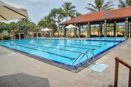Goldi Sands - 33
