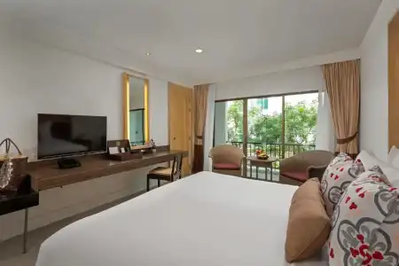 Sawaddi Patong Resort & Spa by Tolani - 44