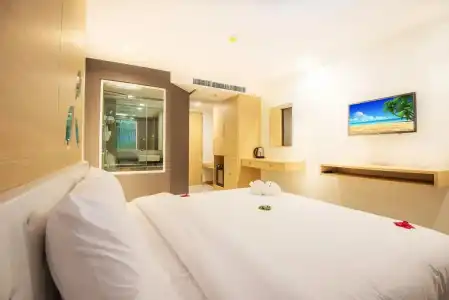 Clarian Beach Patong - 18