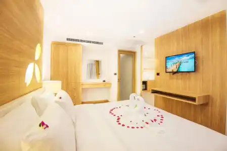 Clarian Beach Patong - 12