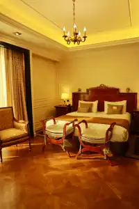 Golden Palace - 18