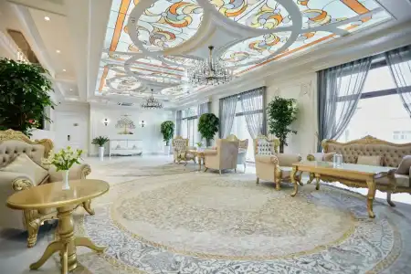 Royal - 2