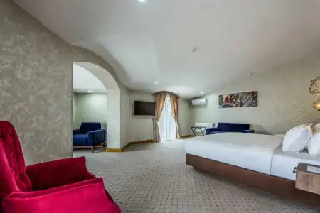 Corner Tashkent - 10