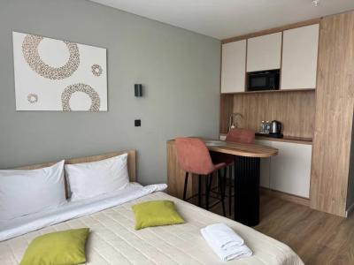 Vash Salut Apart - 94