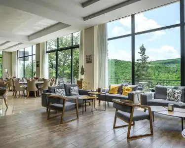 Aurora Resort - 1