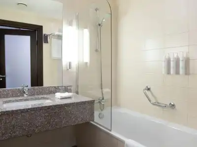 Courtyard by Marriott City Center - 13