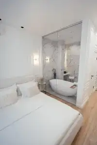 Suite - 41