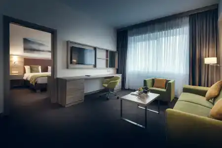 Wyndham Garden - 64