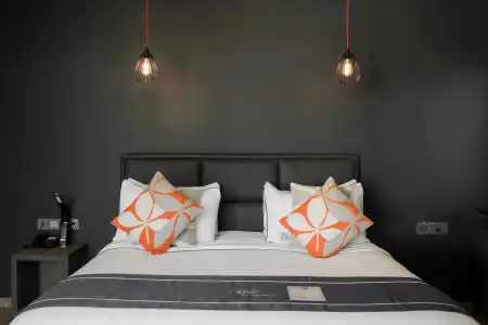 White Boutique and Residences - 41