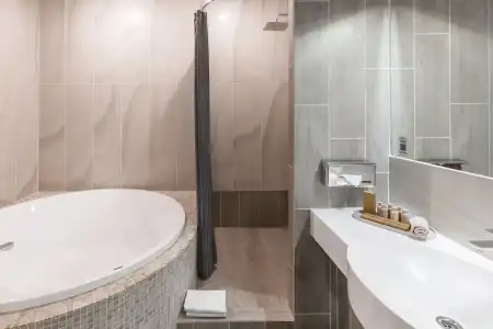 Kamarooms Business & Spa - 111