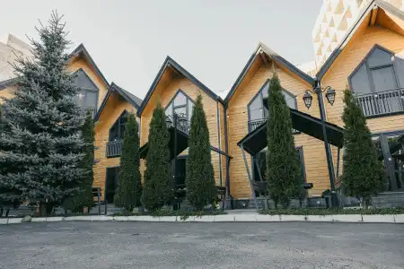 Everest Rest House House - 9