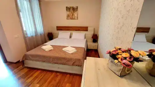 Green Garden Apartments - 4