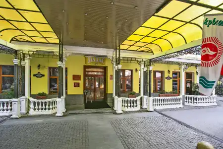 Palas - 1
