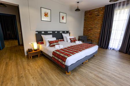 Chateau Artwine - 66