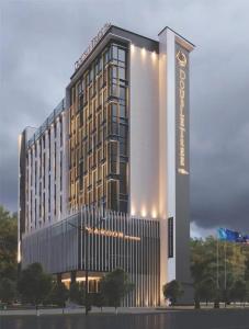 DoubleTree by Hilton - 48