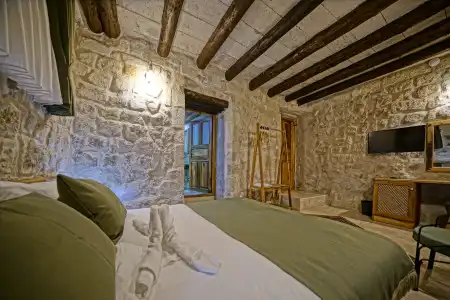 Vigneron Cave - 13