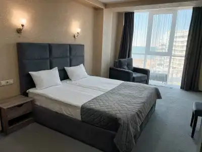 Grand Sapphire - 24