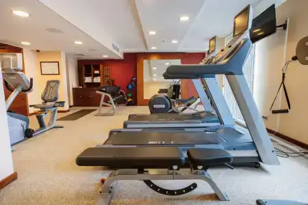 Hilton Garden Inn - 5