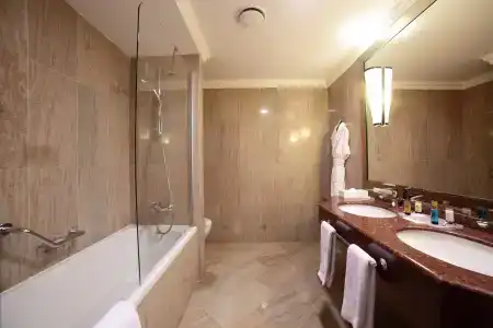 Crowne Plaza -, an IHG - 15