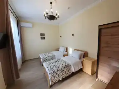 Chorsu Inn - 1
