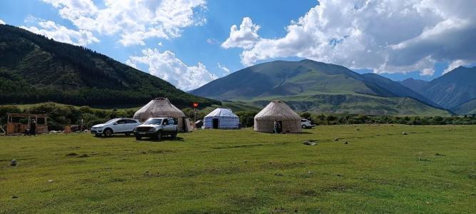 Sky Yurts Camping - 9