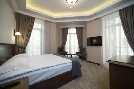 Boulevard - 28