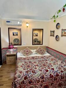 Khurjin - 29
