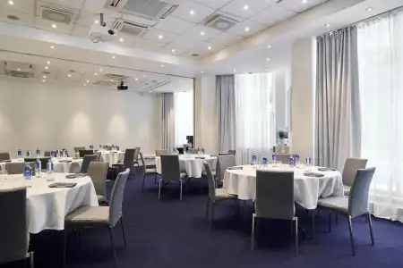 Park Inn by Radisson - 36