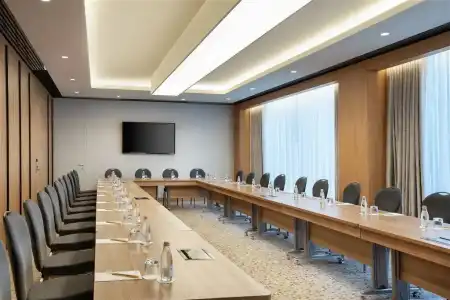 Hilton Garden Inn Tirana - 34