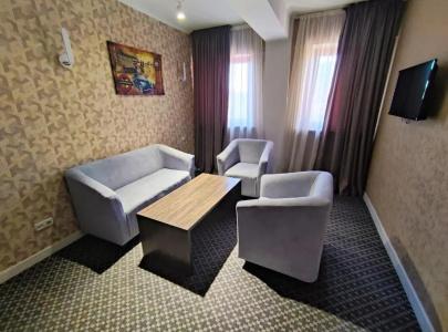 Golden Palace - 27