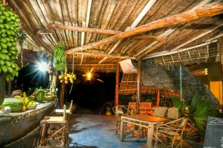 Zanzi Rest Bungalow - 31